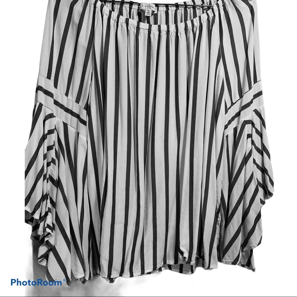 Fever brand shirt 👚blue and white strips.